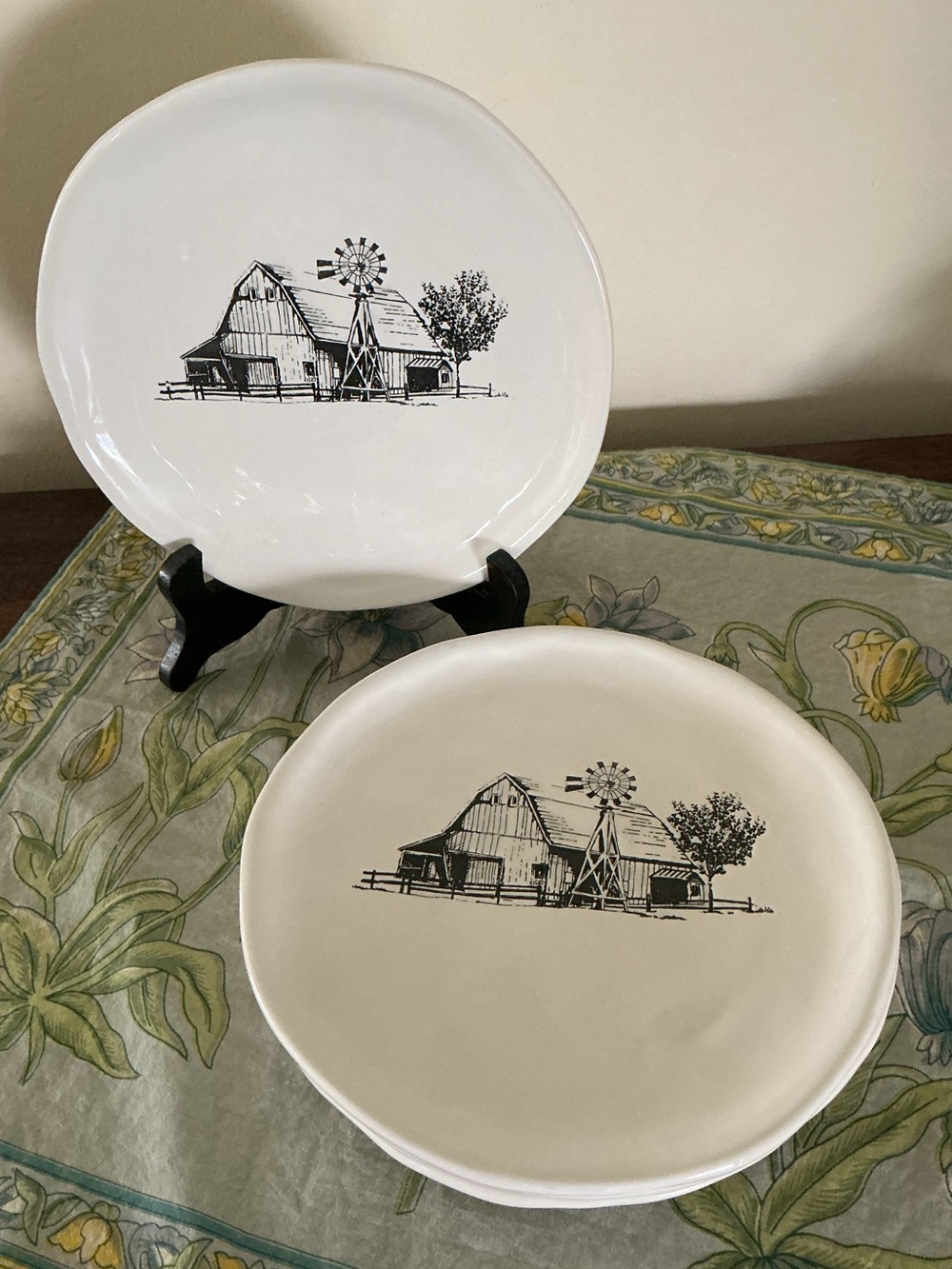 Robert Stanley 2014 Rustic Barn Windmill 8.25” Salad Plates Set of 4 NWT NEW